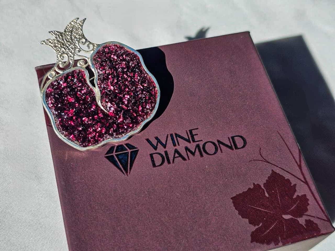 Brooch "Pomegranate"